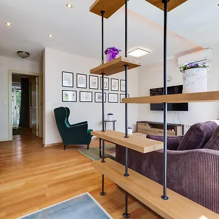 Hedonia With Heated Pool, Diklo Gasthuis