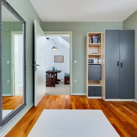 Hedonia With Heated Pool, Diklo Gasthuis *