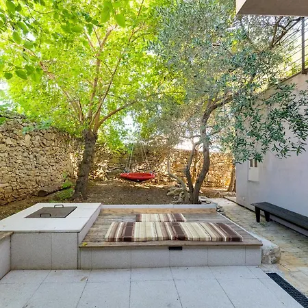 Hedonia With Heated Pool, Diklo Zadar