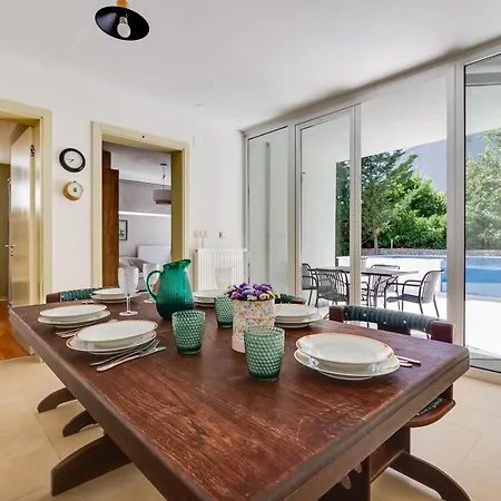 Hedonia With Heated Pool, Diklo Gasthuis *