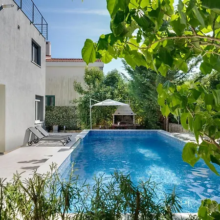 Hedonia With Heated Pool, Diklo Gasthuis Zadar