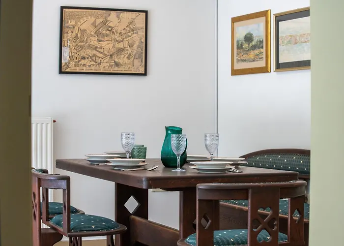Hedonia With Heated Pool, Diklo Guest house