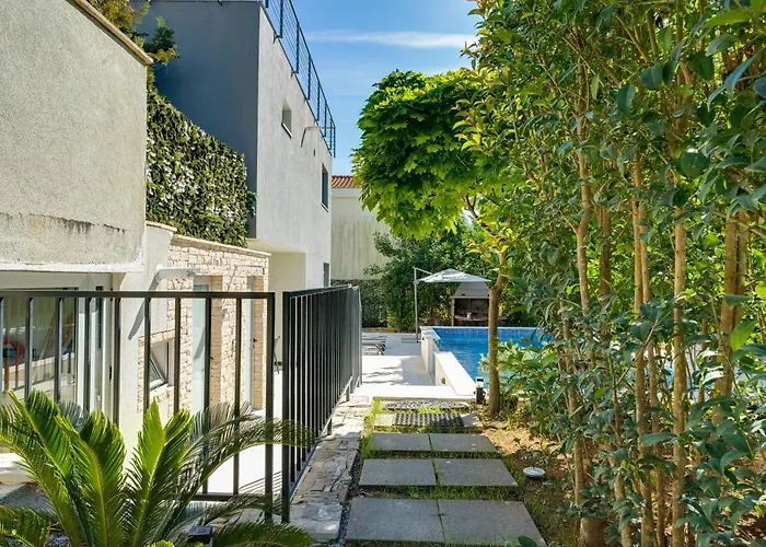 Guest house Hedonia With Heated Pool, Diklo Zadar