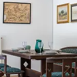 Hedonia With Heated Pool, Diklo Πανσιόν