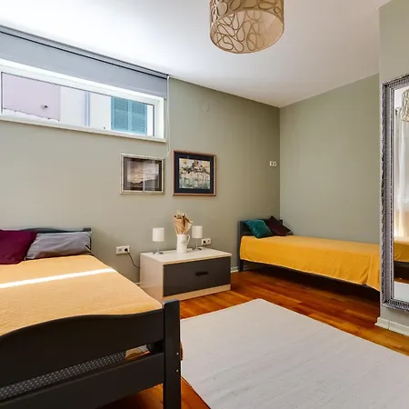 Guest house Hedonia With Heated Pool, Diklo *