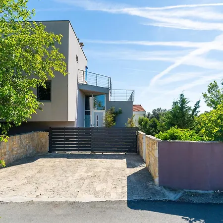 招待所 Hedonia With Heated Pool, Diklo 扎达尔