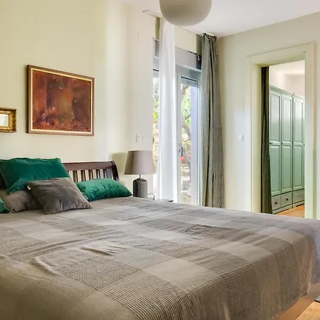 Hedonia With Heated Pool, Diklo 扎达尔