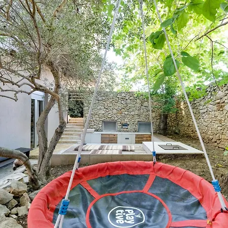 Hedonia With Heated Pool, Diklo * 扎达尔