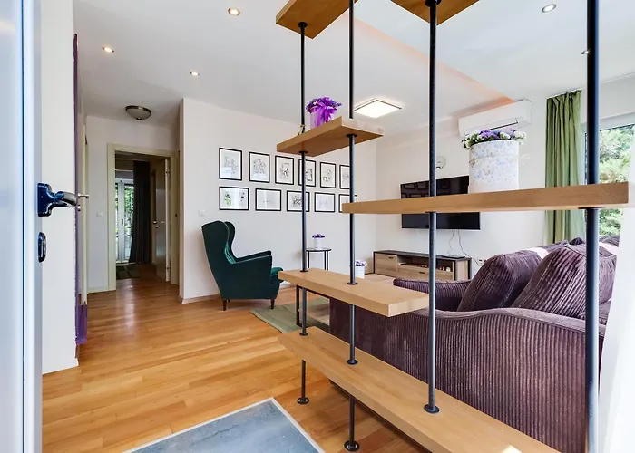 Hedonia With Heated Pool, Diklo Gostinjska kuća