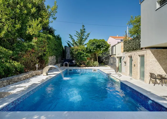 Hedonia With Heated Pool, Diklo Gostinjska kuća *