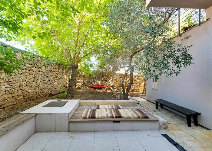 Hedonia With Heated Pool, Diklo Zadar