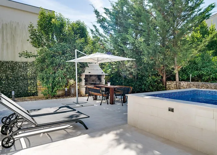 Hedonia With Heated Pool, Diklo * Zadar