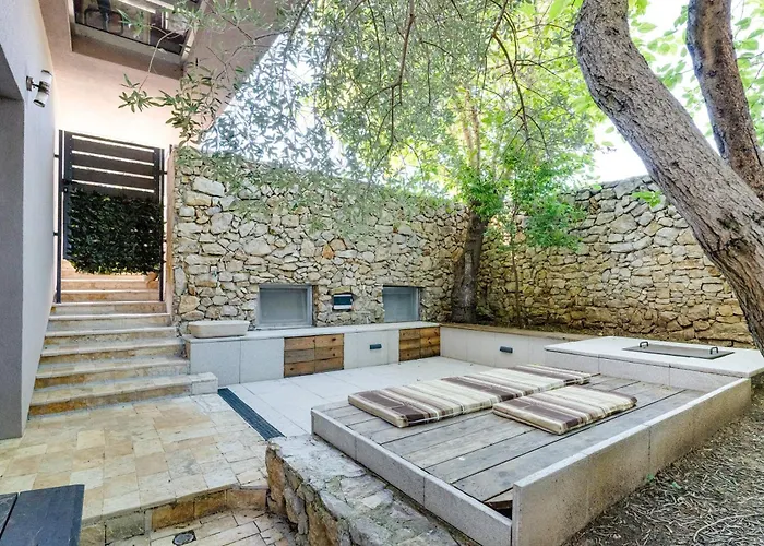 Hedonia With Heated Pool, Diklo Gostinjska kuća Zadar